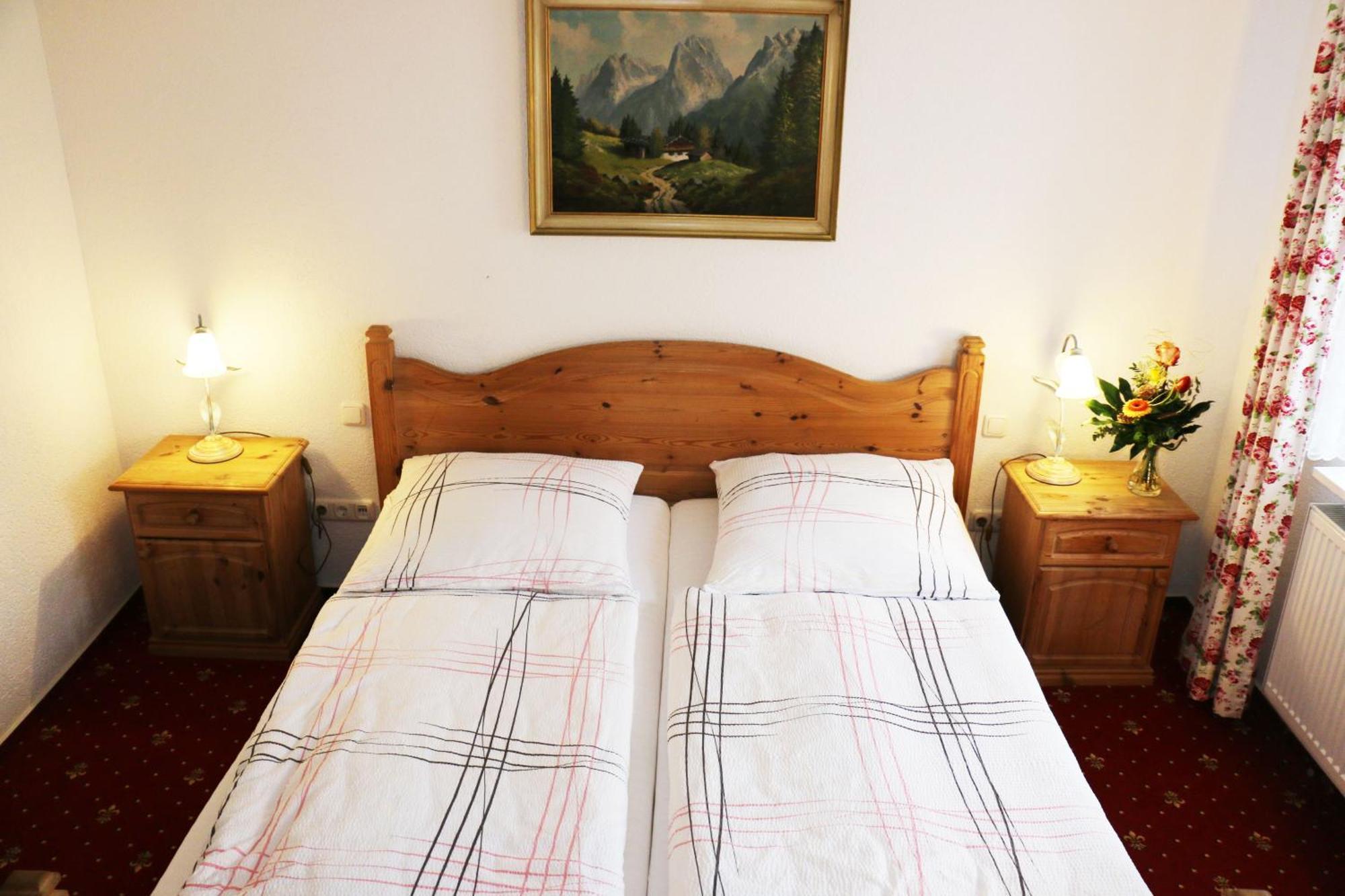 Landhotel Rangau Gasthof & Brennerei Markt Erlbach Buitenkant foto