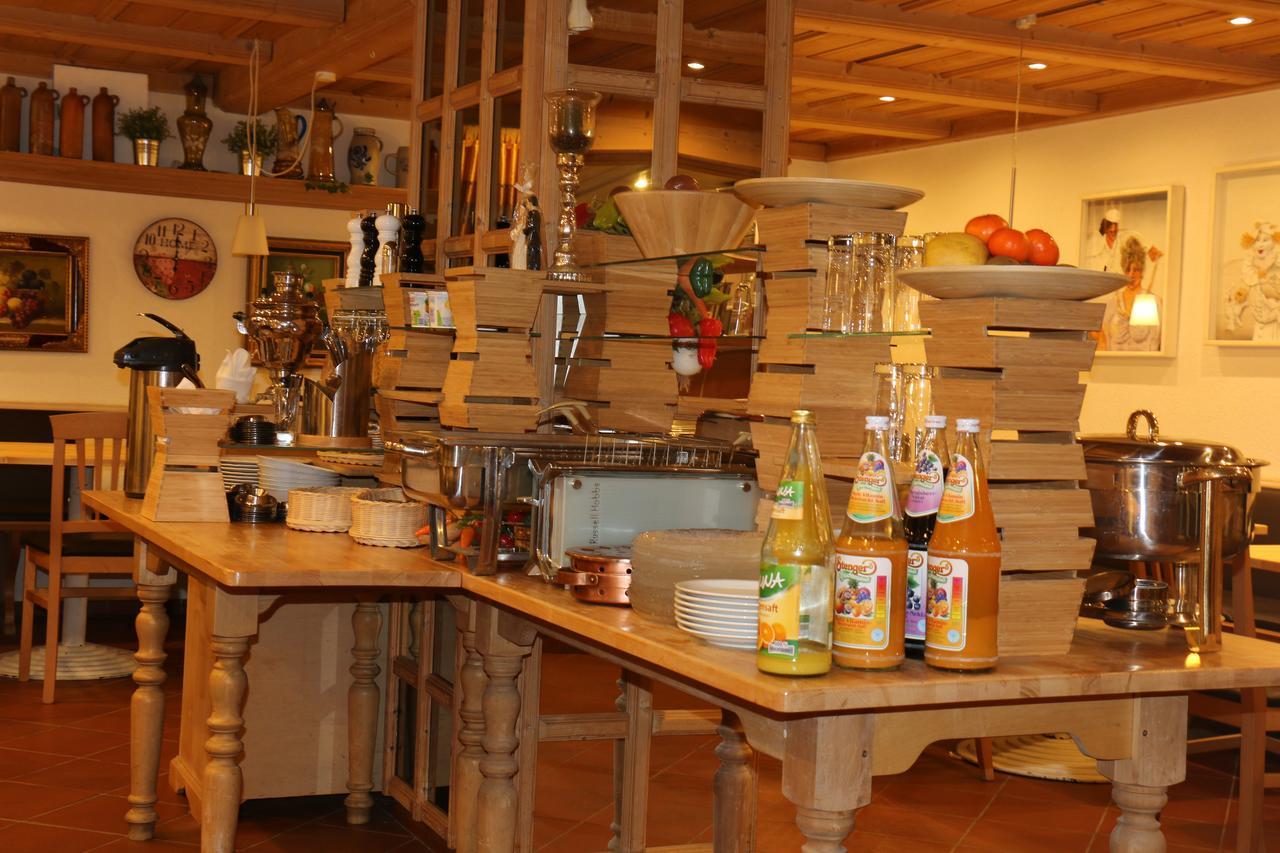 Landhotel Rangau Gasthof & Brennerei Markt Erlbach Buitenkant foto